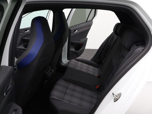 Volkswagen Golf 1.4 eHybrid GTE NL Auto! | Achteruitrijcamera | Apple Carplay/Android Auto|telefoonintegratie pre... ActivLease financial lease