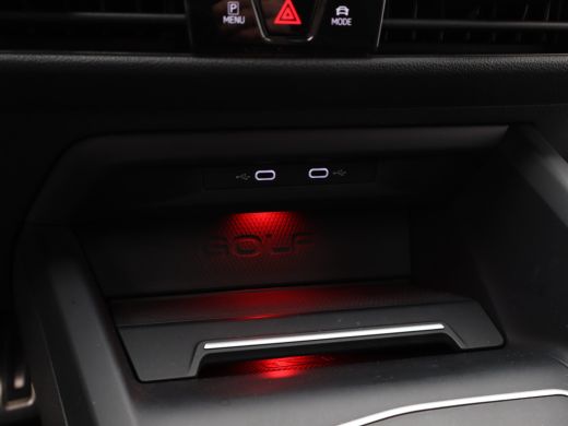 Volkswagen Golf 1.4 eHybrid GTE NL Auto! | Achteruitrijcamera | Apple Carplay/Android Auto|telefoonintegratie pre... ActivLease financial lease