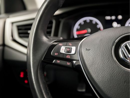 Volkswagen Polo 1.0 TSI Sportline (APPLE CARPLAY, GROOT NAVI, CLIMATE, CAMERA, SPORTSTOELEN, LM VELGEN, ADAPTIVE ... ActivLease financial lease