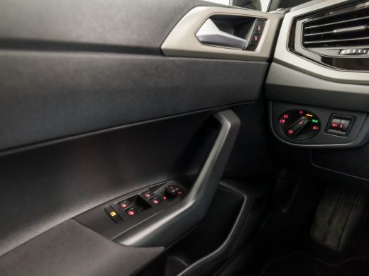 Volkswagen Polo 1.0 TSI Sportline (APPLE CARPLAY, GROOT NAVI, CLIMATE, CAMERA, SPORTSTOELEN, LM VELGEN, ADAPTIVE ... ActivLease financial lease