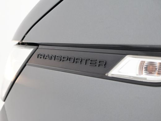 Volkswagen Transporter 2.0 TDI L2H1 + LEDER | TREKHAAK | CAMERA | APPLE CARPLAY | L.M. VELGEN ActivLease financial lease