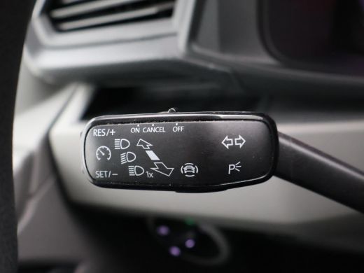 Volkswagen Transporter 2.0 TDI L2H1 + LEDER | TREKHAAK | CAMERA | APPLE CARPLAY | L.M. VELGEN ActivLease financial lease