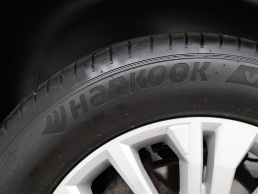 Volkswagen Transporter 2.0 TDI L2H1 + LEDER | TREKHAAK | CAMERA | APPLE CARPLAY | L.M. VELGEN ActivLease financial lease