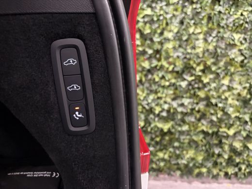 Volvo  XC90 T8 AWD Recharge R-Design Long Range Luchtvering | Trekhaak | 455pk | 360° Camera | Schuifdak | He... ActivLease financial lease