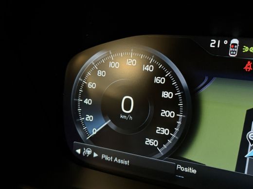 Volvo  XC90 T8 AWD Recharge R-Design Long Range Luchtvering | Trekhaak | 455pk | 360° Camera | Schuifdak | He... ActivLease financial lease