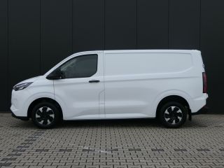 Ford E-Transit Custom 320 L1H1 Trend 65 kWh | 2300kg trekgewicht! | LED | Stoelverwarming | CarPlay/Android Auto | Came...