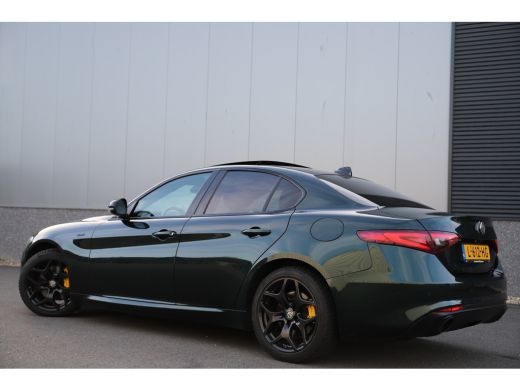 Alfa Romeo Giulia 2.0T 200pk*Veloce int.*/Leder/Pano-dak/H-Kardon/Trekhaak ActivLease financial lease