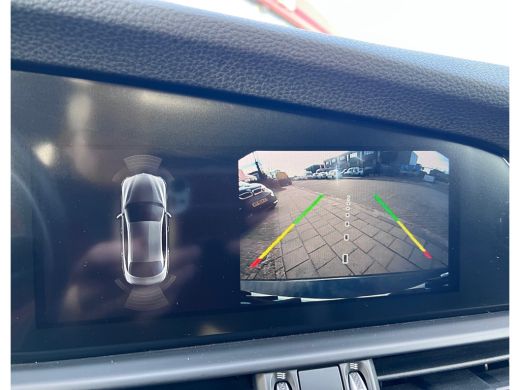 Alfa Romeo Giulia 2.0T 200pk*Veloce int.*/Leder/Pano-dak/H-Kardon/Trekhaak ActivLease financial lease