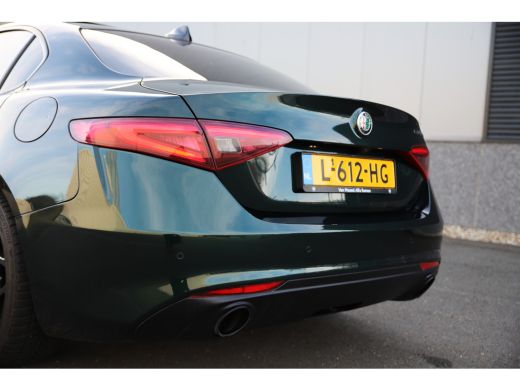 Alfa Romeo Giulia 2.0T 200pk*Veloce int.*/Leder/Pano-dak/H-Kardon/Trekhaak ActivLease financial lease