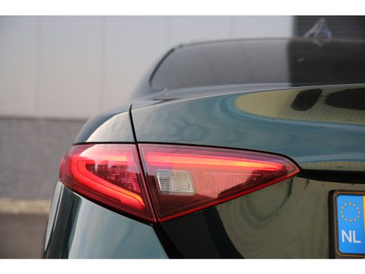Alfa Romeo Giulia 2.0T 200pk*Veloce int.*/Leder/Pano-dak/H-Kardon/Trekhaak ActivLease financial lease