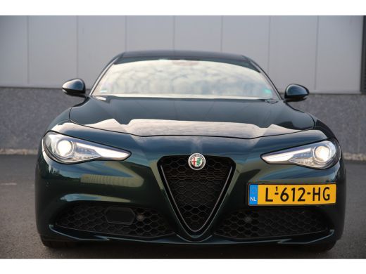 Alfa Romeo Giulia 2.0T 200pk*Veloce int.*/Leder/Pano-dak/H-Kardon/Trekhaak ActivLease financial lease