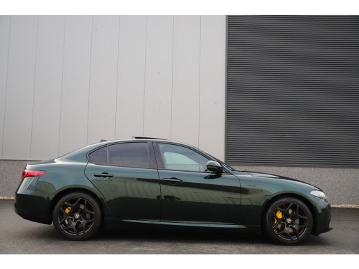 Alfa Romeo Giulia 2.0T 200pk*Veloce int.*/Leder/Pano-dak/H-Kardon/Trekhaak ActivLease financial lease
