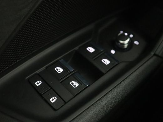 Audi A3 30 TFSI Business edition | Trekhaak | Adaptive cruise | Carplay | Park Assist | Climate control |... ActivLease financial lease