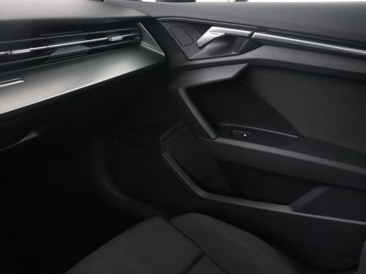 Audi A3 30 TFSI Business edition | Trekhaak | Adaptive cruise | Carplay | Park Assist | Climate control |... ActivLease financial lease