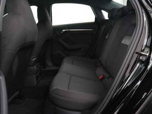 Audi A3 30 TFSI Business edition | Trekhaak | Adaptive cruise | Carplay | Park Assist | Climate control |... ActivLease financial lease