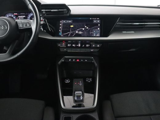 Audi A3 30 TFSI Business edition | Trekhaak | Adaptive cruise | Carplay | Park Assist | Climate control |... ActivLease financial lease