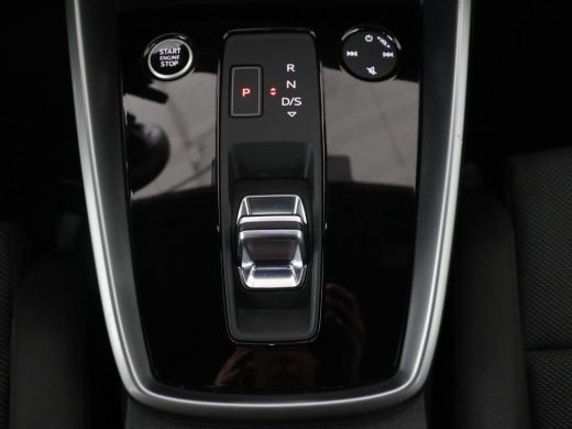 Audi A3 30 TFSI Business edition | Trekhaak | Adaptive cruise | Carplay | Park Assist | Climate control |... ActivLease financial lease