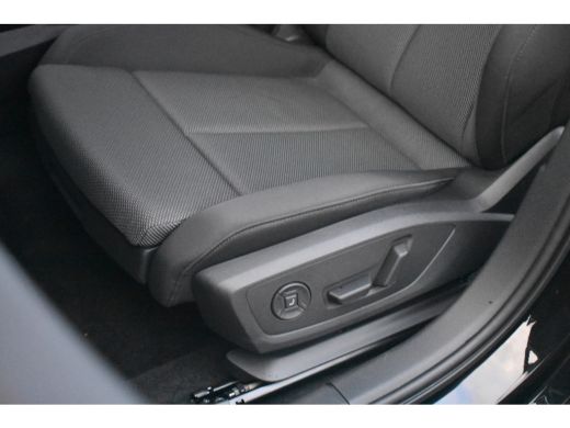 Audi A3 Sportback 40 TFSI e 204pk S line | TREKHAAK | MEMORY | HEAD UP | STOELVERW. | APP. CONNECT | ADAP... ActivLease financial lease