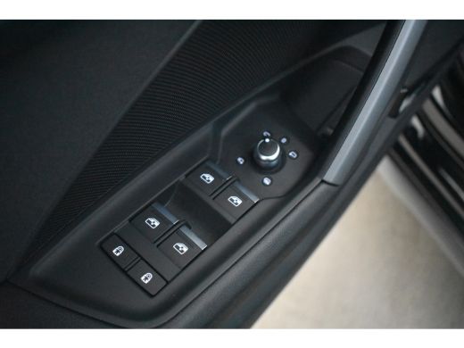 Audi A3 Sportback 40 TFSI e 204pk S line | TREKHAAK | MEMORY | HEAD UP | STOELVERW. | APP. CONNECT | ADAP... ActivLease financial lease