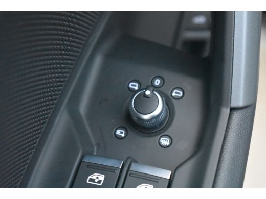 Audi A3 Sportback 40 TFSI e 204pk S line | TREKHAAK | MEMORY | HEAD UP | STOELVERW. | APP. CONNECT | ADAP... ActivLease financial lease