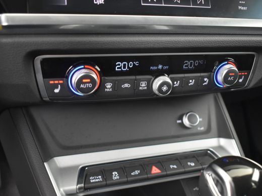 Audi Q3 45 TFSI e S edition | Camera achter | Lederen bekleding | Dodehoekdetectie | Park assist | Naviga... ActivLease financial lease