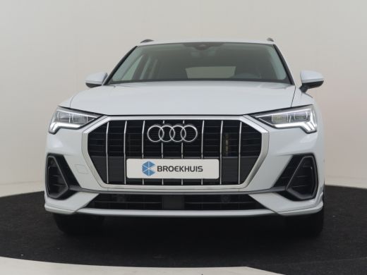 Audi Q3 45 TFSI e S edition | Camera achter | Lederen bekleding | Dodehoekdetectie | Park assist | Naviga... ActivLease financial lease