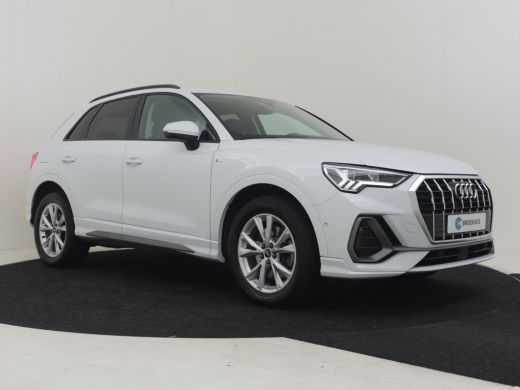 Audi Q3 45 TFSI e S edition | Camera achter | Lederen bekleding | Dodehoekdetectie | Park assist | Naviga... ActivLease financial lease