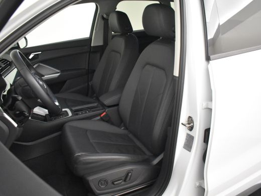 Audi Q3 45 TFSI e S edition | Camera achter | Lederen bekleding | Dodehoekdetectie | Park assist | Naviga... ActivLease financial lease