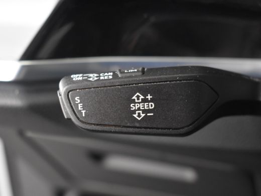 Audi Q3 45 TFSI e S edition | Camera achter | Lederen bekleding | Dodehoekdetectie | Park assist | Naviga... ActivLease financial lease