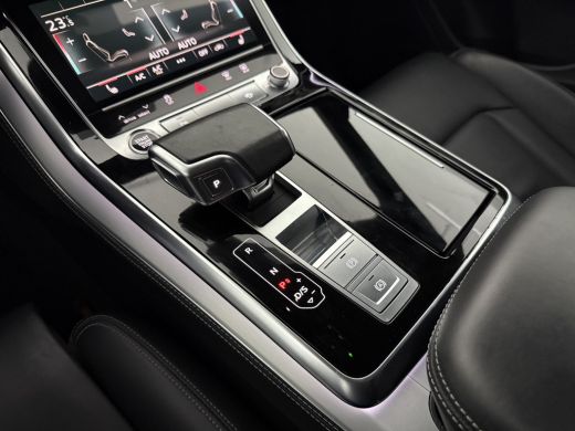 Audi Q8 55 TFSI e Quattro 422PK S-Line | SOH 91% | Virtual | Sfeer | Camera | Stoel/Stuur verw. | Adap. C... ActivLease financial lease