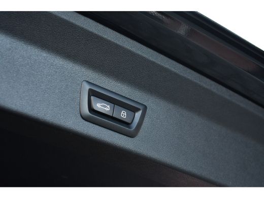 BMW X3 xDrive30e M-Sport Pano M-zetels ACC HUD H/K 20inch ActivLease financial lease