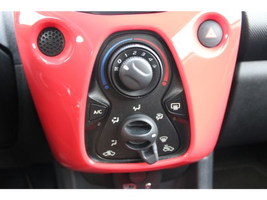 Citroën C1 1.0 VTi Airscape Shine | Achterbankleuning gedeeld/klapbaar | Achteruitrijcamera | Afstandsbedien... ActivLease financial lease