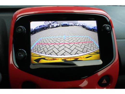 Citroën C1 1.0 VTi Airscape Shine | Achterbankleuning gedeeld/klapbaar | Achteruitrijcamera | Afstandsbedien... ActivLease financial lease