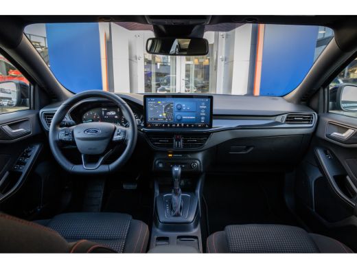 Ford Focus 1.0 EcoBoost Hybrid ST Line | Trekhaak | Stoel/stuur/voorruit verwarming | Cruise adaptief | Dode... ActivLease financial lease