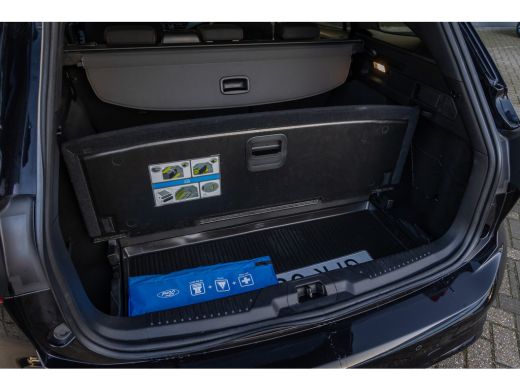 Ford Focus 1.0 EcoBoost Hybrid ST Line | Trekhaak | Stoel/stuur/voorruit verwarming | Cruise adaptief | Dode... ActivLease financial lease