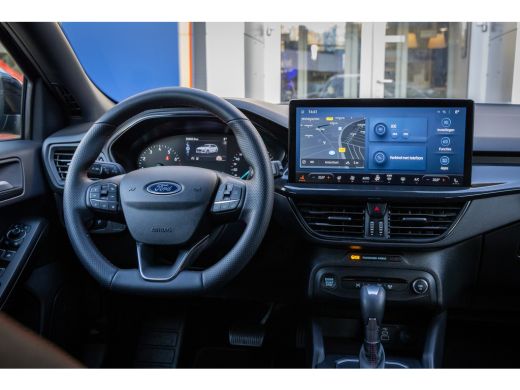 Ford Focus 1.0 EcoBoost Hybrid ST Line | Trekhaak | Stoel/stuur/voorruit verwarming | Cruise adaptief | Dode... ActivLease financial lease