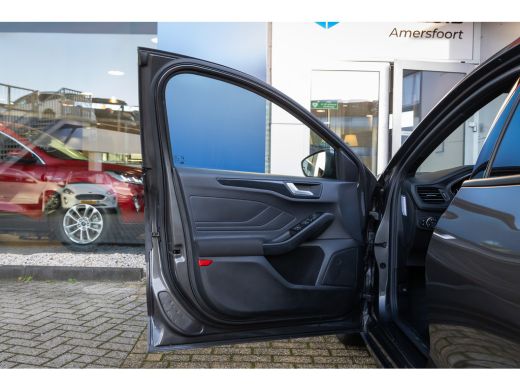 Ford Focus 1.0 EcoBoost Hybrid ST Line | Trekhaak | Stoel/stuur/voorruit verwarming | Cruise adaptief | Dode... ActivLease financial lease