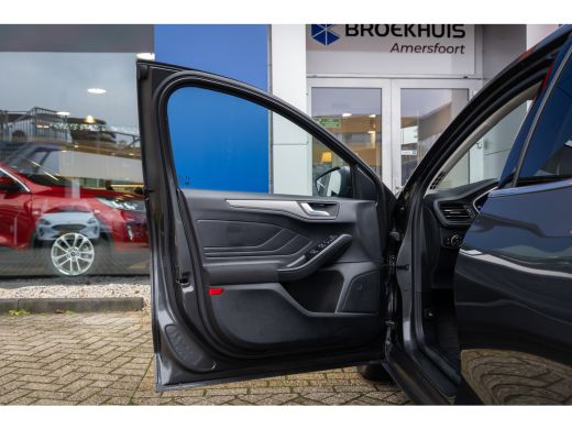 Ford Focus 1.0 EcoBoost Hybrid Titanium X | Trekhaak | Cruise adaptief | Camera | Stuur/stoel/voorruit verwa... ActivLease financial lease