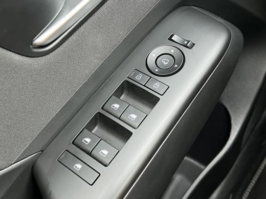 Hyundai Kona 1.6 GDI 141pk HEV Comfort Smart | Camera | Draadloos carplay | Climate control | Adaptive cruise ... ActivLease financial lease