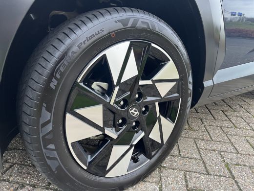 Hyundai Kona 1.6 GDI 141pk HEV Comfort Smart | Camera | Draadloos carplay | Climate control | Adaptive cruise ... ActivLease financial lease