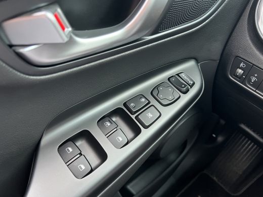 Hyundai Kona 1.6 GDI HEV 141pk Premium Sky | Camera | Schuifdak | Leder | 18'' velgen | Stoelventilatie | Stoe... ActivLease financial lease