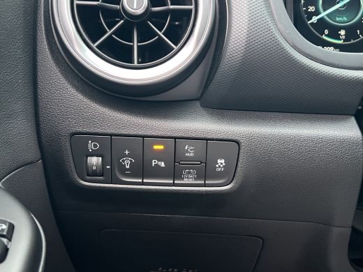 Hyundai Kona 1.6 GDI HEV 141pk Premium Sky | Camera | Schuifdak | Leder | 18'' velgen | Stoelventilatie | Stoe... ActivLease financial lease