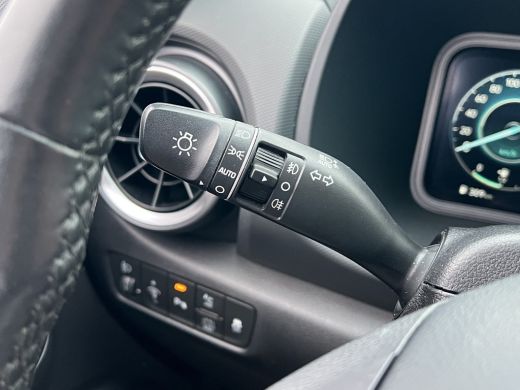 Hyundai Kona 1.6 GDI HEV 141pk Premium Sky | Camera | Schuifdak | Leder | 18'' velgen | Stoelventilatie | Stoe... ActivLease financial lease