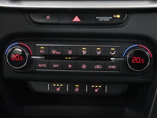 Kia Ceed 1.5 T-GDi GT-Line | Trekhaak | Stoel & stuurverwarming | Leder/Alcantara | Camera | Adaptive crui... ActivLease financial lease