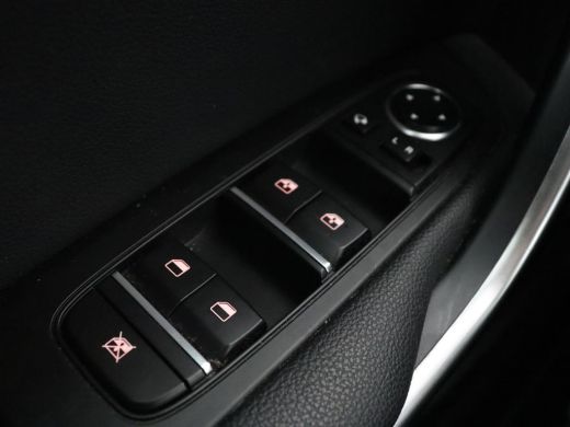 Kia Ceed 1.5 T-GDi GT-Line | Trekhaak | Stoel & stuurverwarming | Leder/Alcantara | Camera | Adaptive crui... ActivLease financial lease