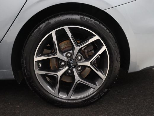 Kia Ceed 1.5 T-GDi GT-Line | Trekhaak | Stoel & stuurverwarming | Leder/Alcantara | Camera | Adaptive crui... ActivLease financial lease