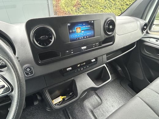 Mercedes-Benz Sprinter 317 CDI 170 PK / L2H2 / AUTOMAAT / 270 A DEUREN / AIRCO / CRUISE / APPLE CARPLAY / 3-ZITS / CAMERA ActivLease financial lease