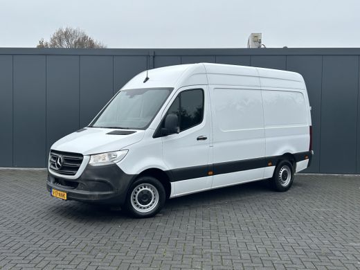Mercedes-Benz Sprinter 317 CDI 170 PK / L2H2 / AUTOMAAT / 270 A DEUREN / AIRCO / CRUISE / APPLE CARPLAY / 3-ZITS / CAMERA ActivLease financial lease