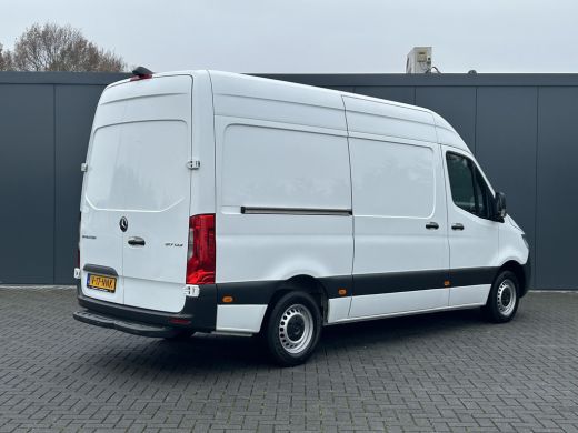 Mercedes-Benz Sprinter 317 CDI 170 PK / L2H2 / AUTOMAAT / 270 A DEUREN / AIRCO / CRUISE / APPLE CARPLAY / 3-ZITS / CAMERA ActivLease financial lease