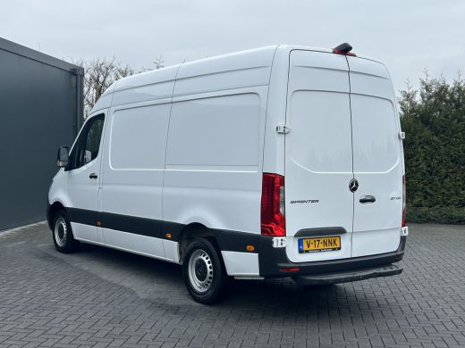 Mercedes-Benz Sprinter 317 CDI 170 PK / L2H2 / AUTOMAAT / 270 A DEUREN / AIRCO / CRUISE / APPLE CARPLAY / 3-ZITS / CAMERA ActivLease financial lease